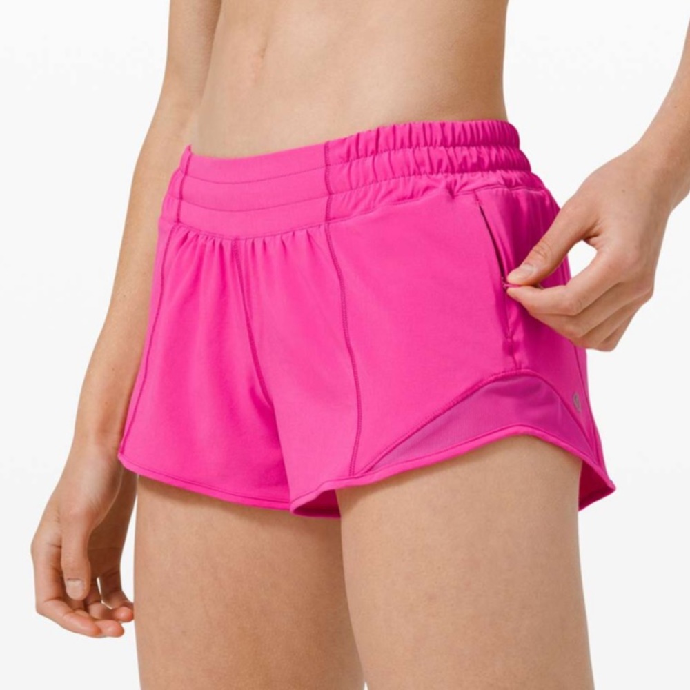 Lululemon Hotty Hot Low-Rise Short 2.5"
Sonic Pink